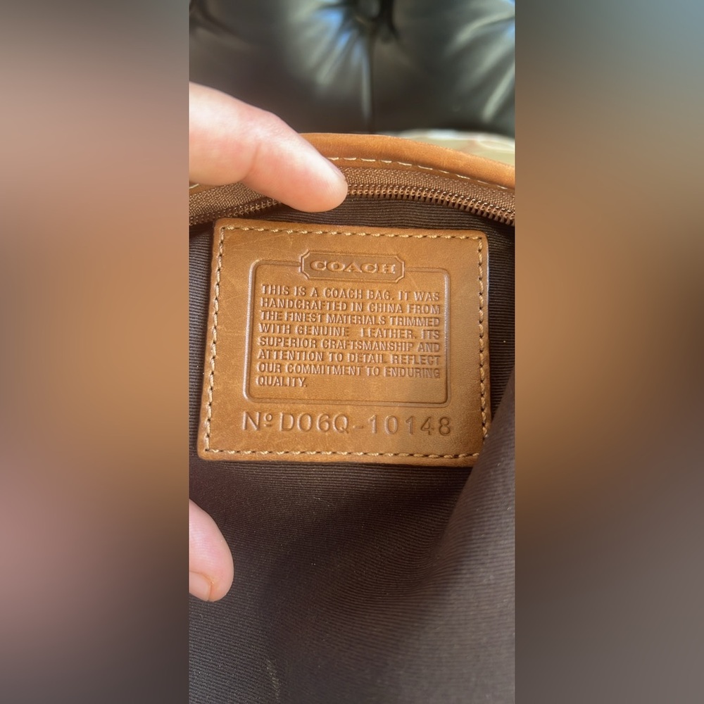 COACH Signature Crossbody Bag (with Certificate) - Picture 5 of 6